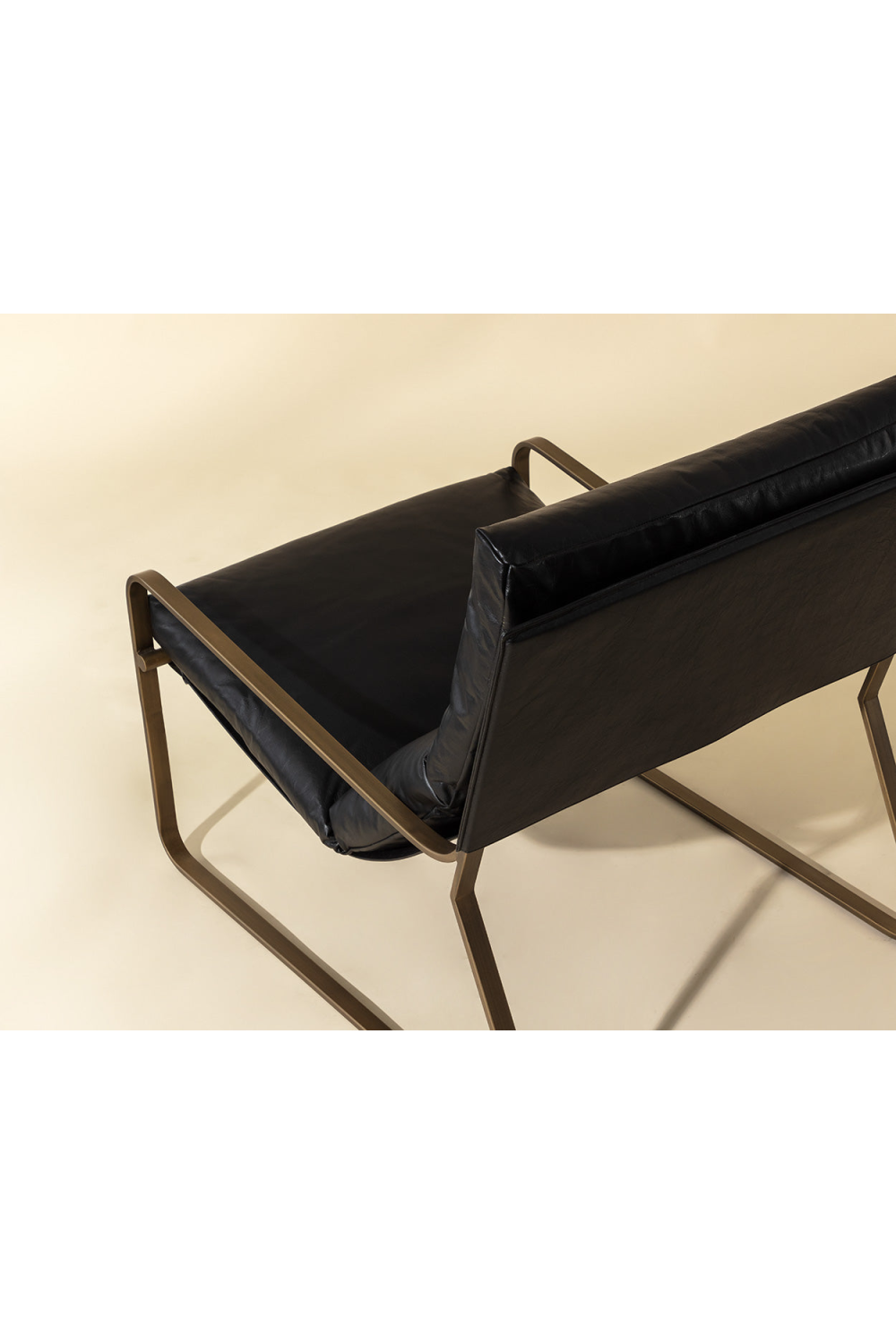 Scooped Leather Lounge Chair | Splendido Zancor