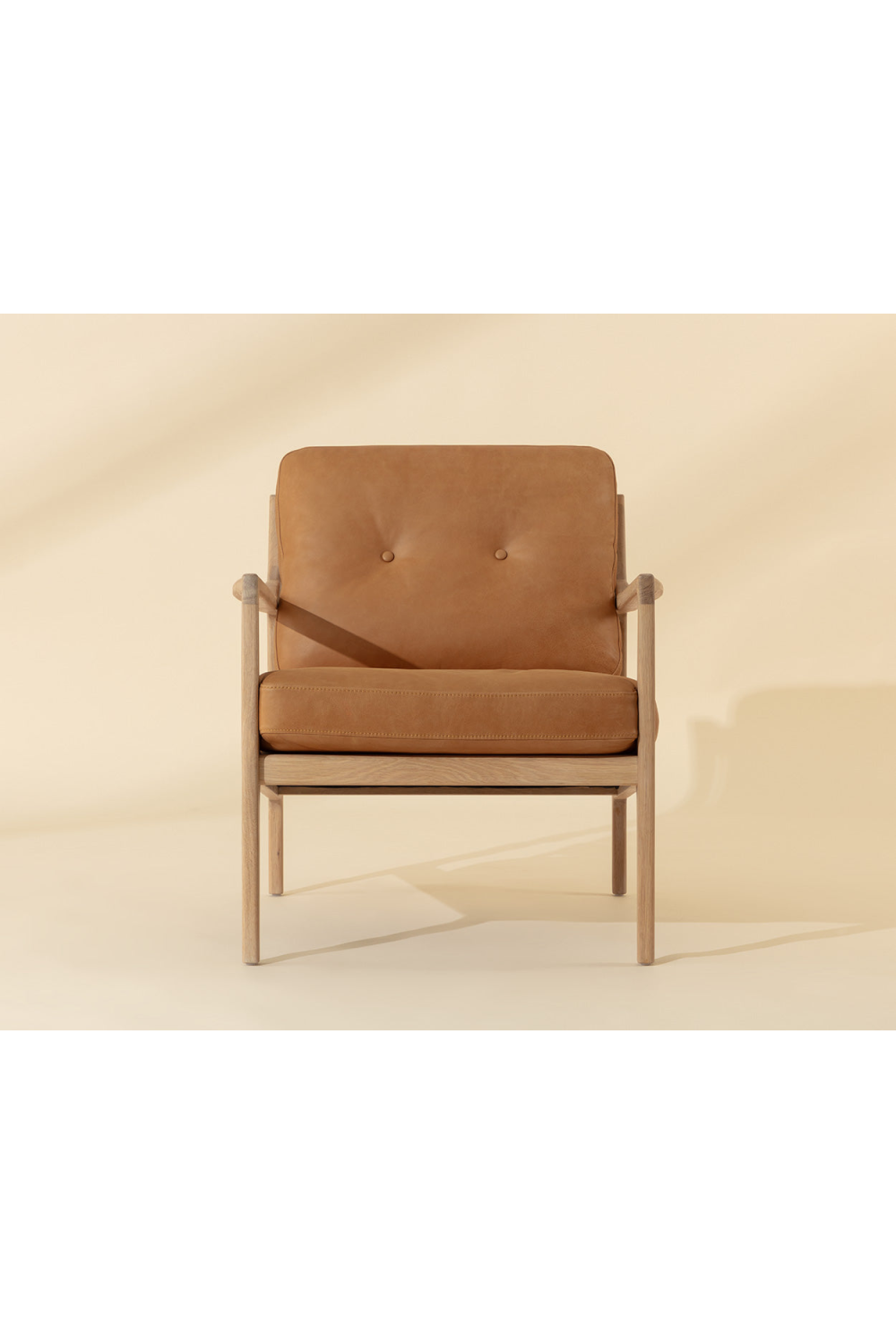 Button-Tufted Leather Lounge Chair | Splendido Gilmore