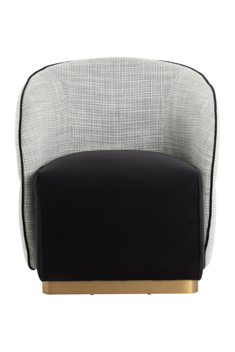 White Back Curved Lounge Chair | Splendido Fatina | Oroa.com