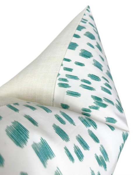 Les Touches Designer Pillow Cover | DEKOWE
