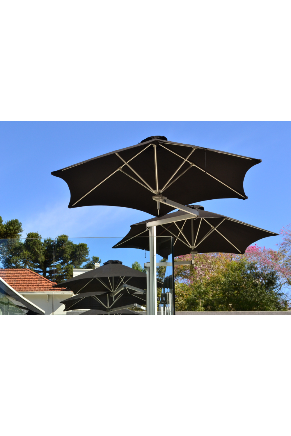 Square Outdoor Cantilever Umbrella (6’ 3”) | Umbrosa Paraflex Mono  | Oroa.com