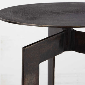   Cast Aluminum Accent Table | Oroa.com