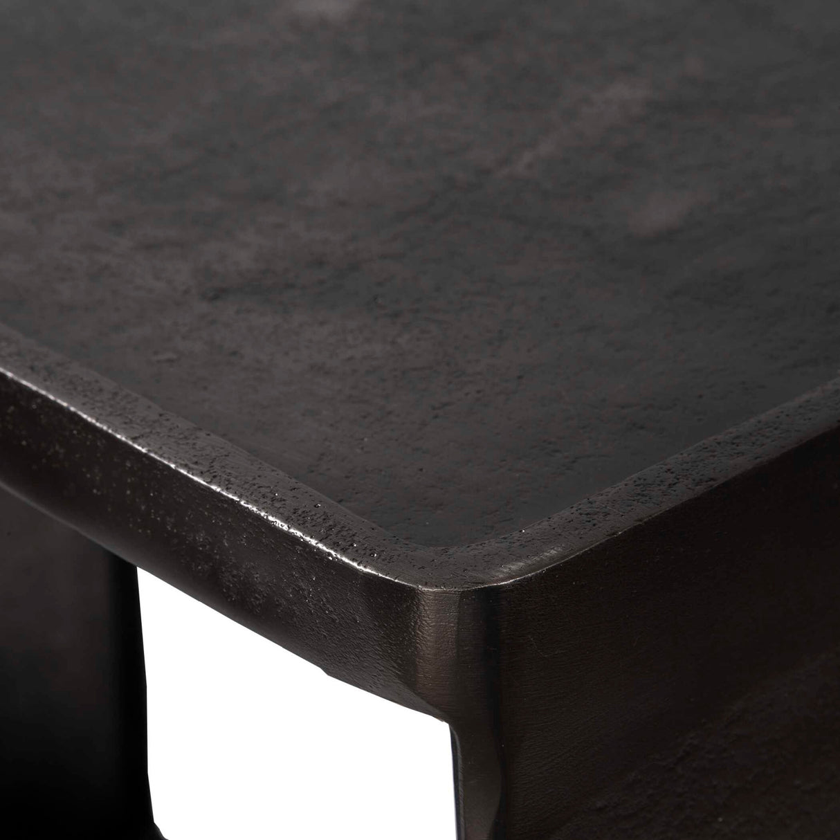   Cast Aluminum Side Table | Oroa.com