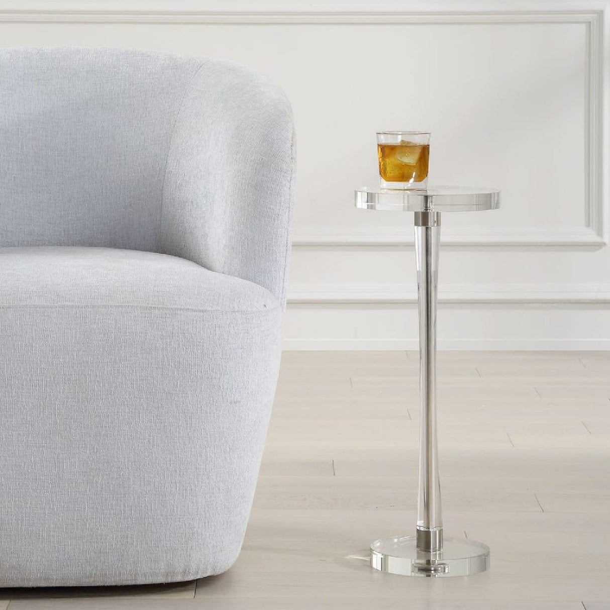   Crystal Pedestal Drink Table | Oroa.com