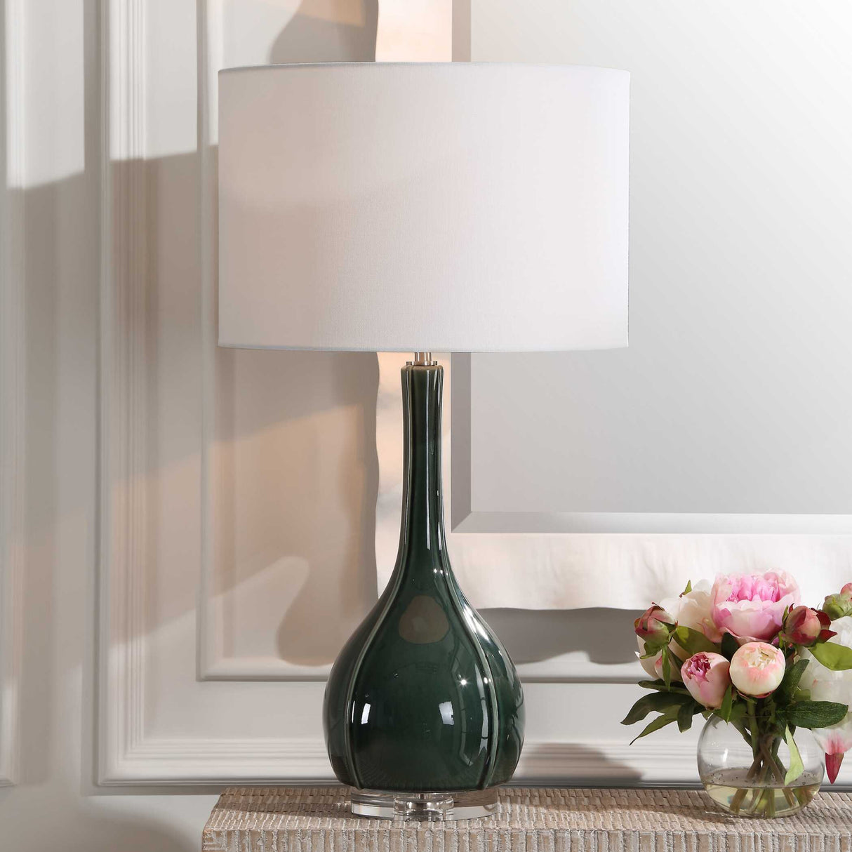   Green Ceramic Fluted Table Lamp | Oroa.com