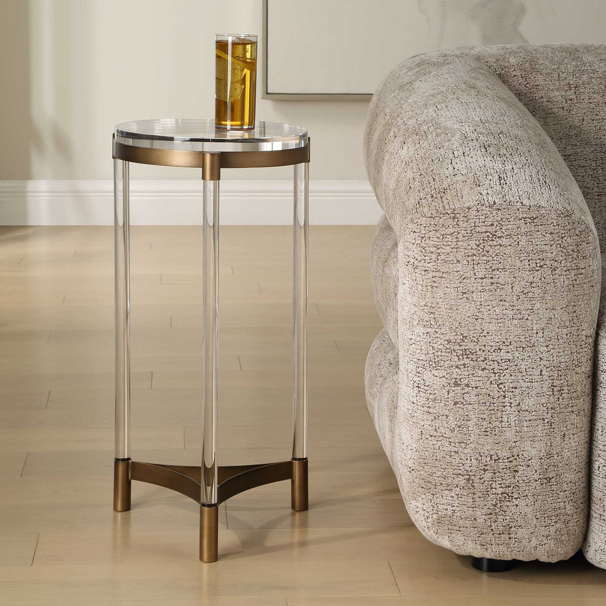 Modern European furniture - Round Clear Accent Table - www.oroa.com