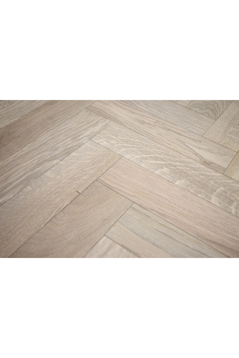 Square Pedestal Dining Table | Versmissen Herringbone | Oroa.com