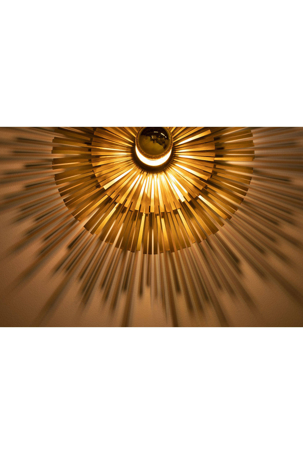 Gold Rays Wall Lamp | Versmissen Lafayette | Oroa.com