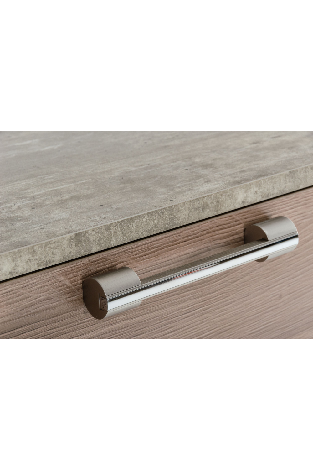 Brown Oak 5-Drawer Chest | OROA Modern Boston | Oroa.com