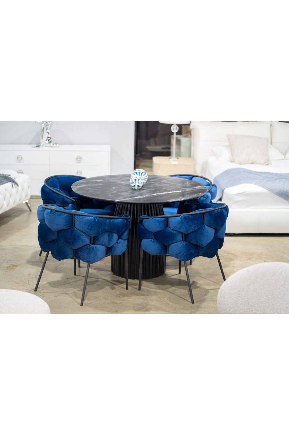Round Black Marble Dining Table | OROA Modern Jenna | Oroa.com