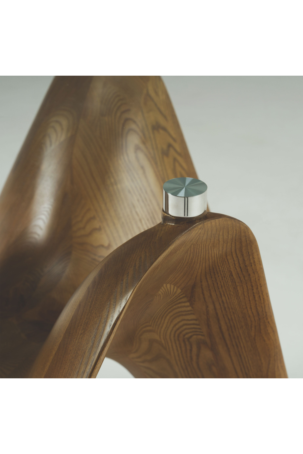 Round Tempered Glass Dining Table | OROA Modern Seguin | Oroa.com