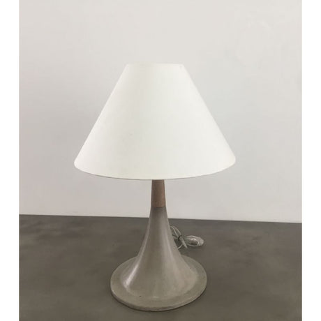 Concrete & Oak Table Lamp | OROA Modern Nunez