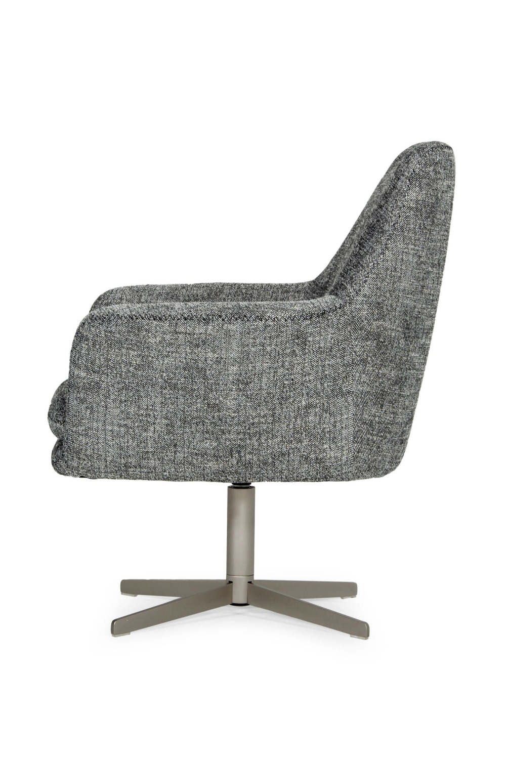 Wing-Armed Swivel Lounge Chair | OROA Modern Elvin | Oroa.com