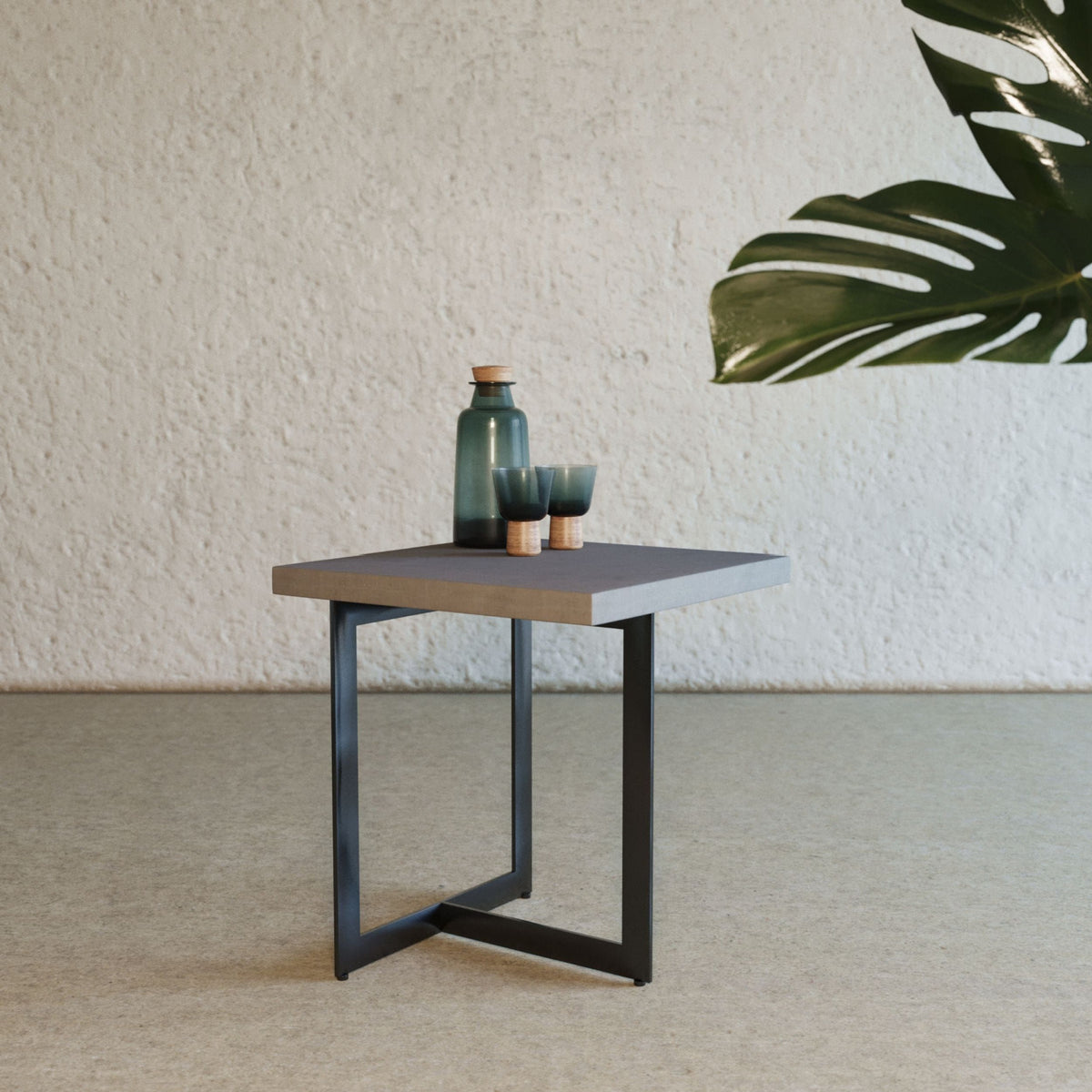 Concrete & Metal End Table | OROA Modern Sharon