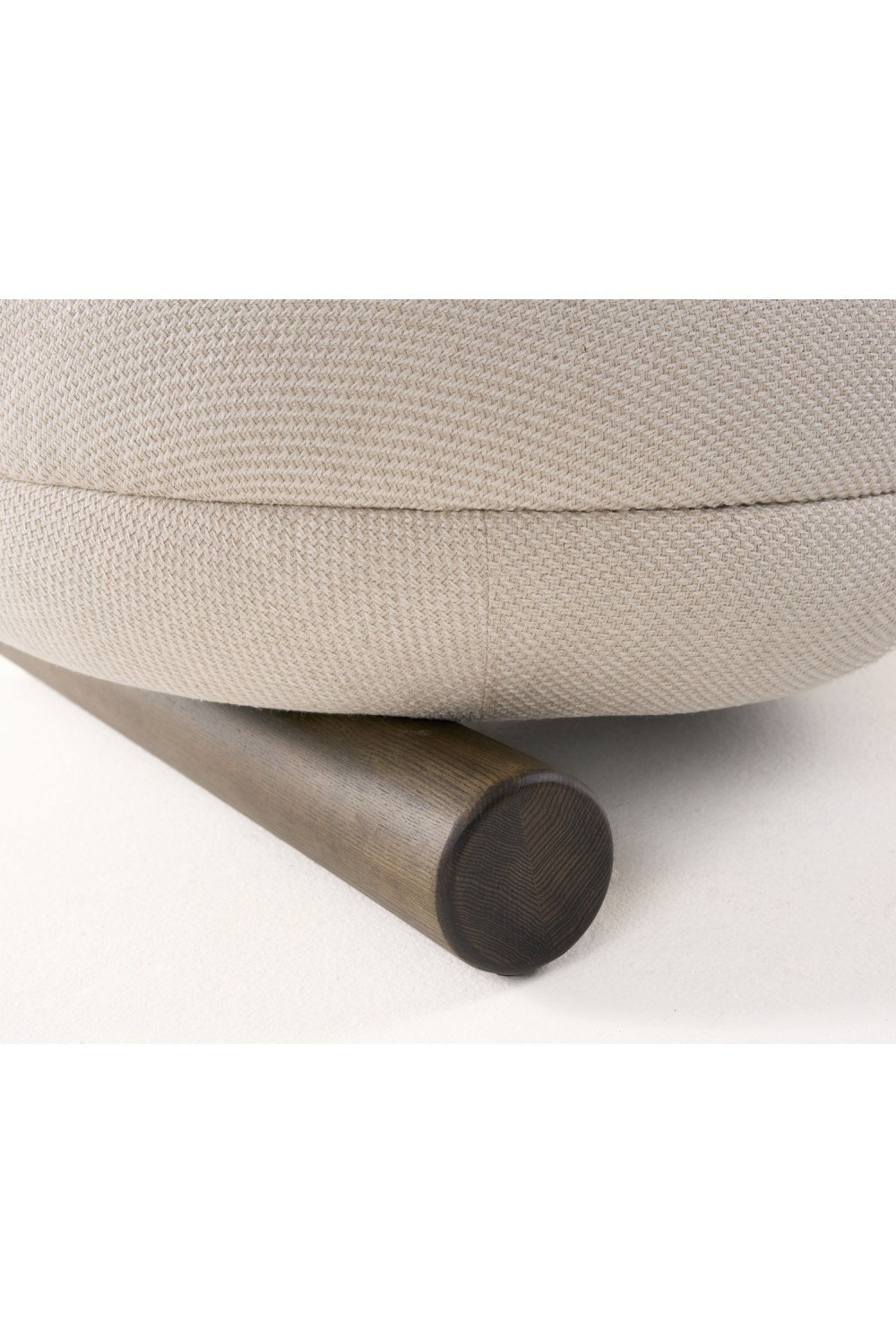 White Rounded Accent Chair | OROA Modern Minto | Oroa.com