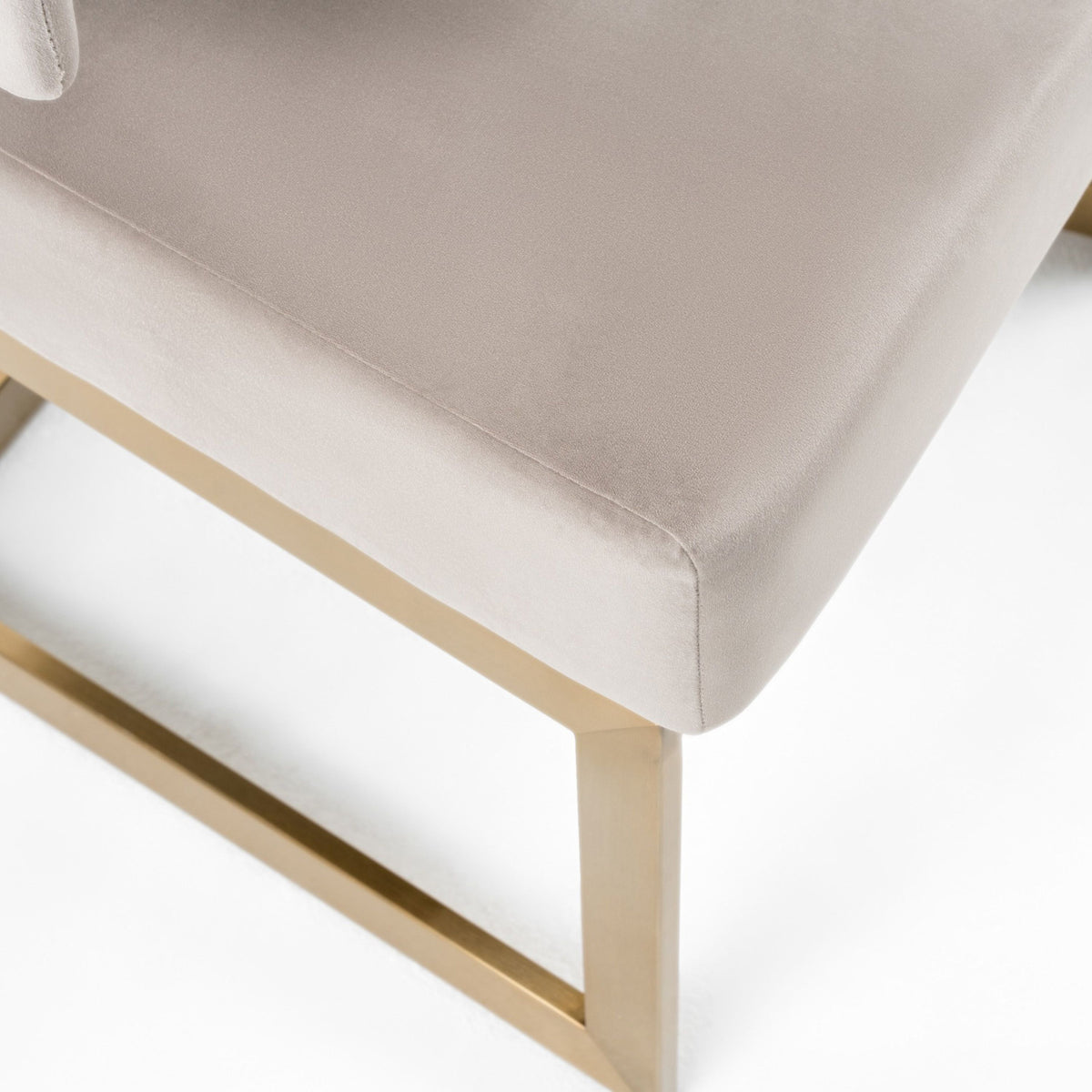 White Velvet Cantilevered Dining Chair | OROA Modern Calvo