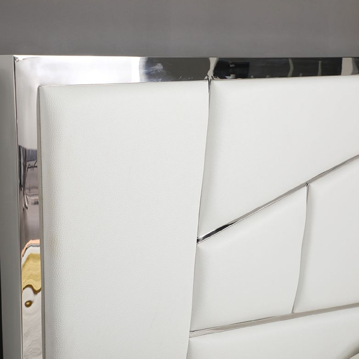 Modern European furniture - White Bonded Leather Bed - www.oroa.com