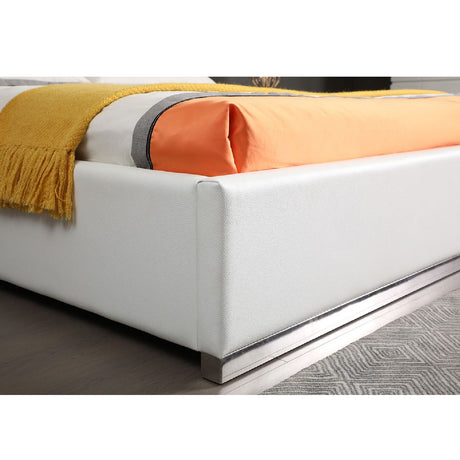 Modern European furniture - White Bonded Leather Bed - www.oroa.com