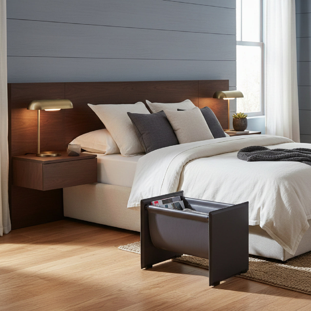   Gray Saddle Leather Magazine Rack | Oroa.com