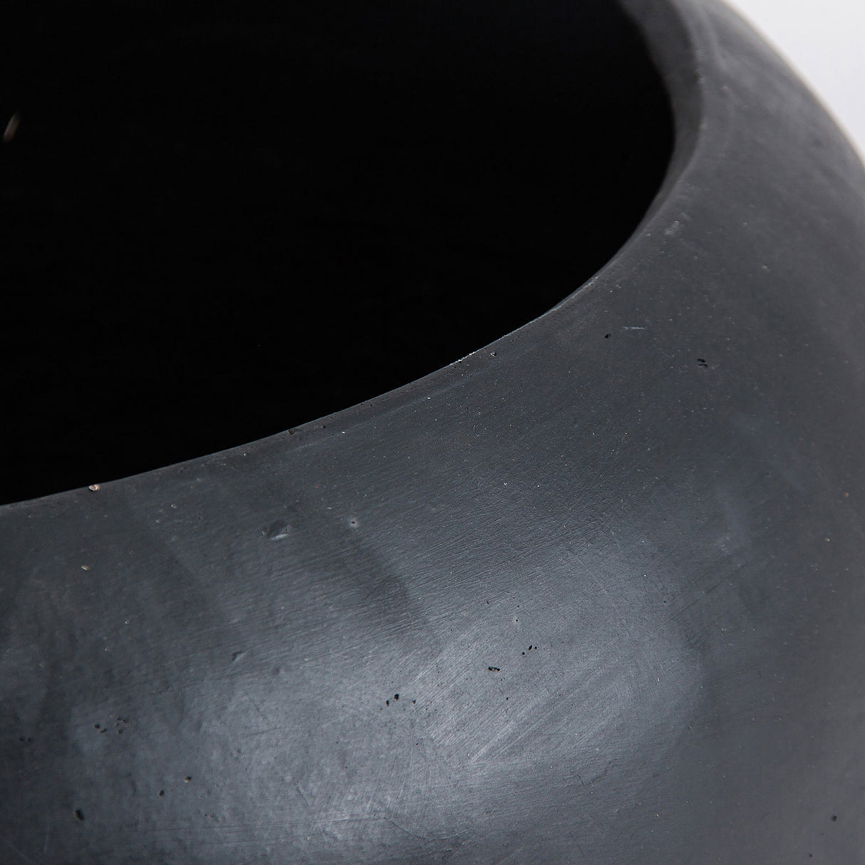   Modern European furniture - Black Terracotta Flower Pot - www.oroa.com | Oroa.com