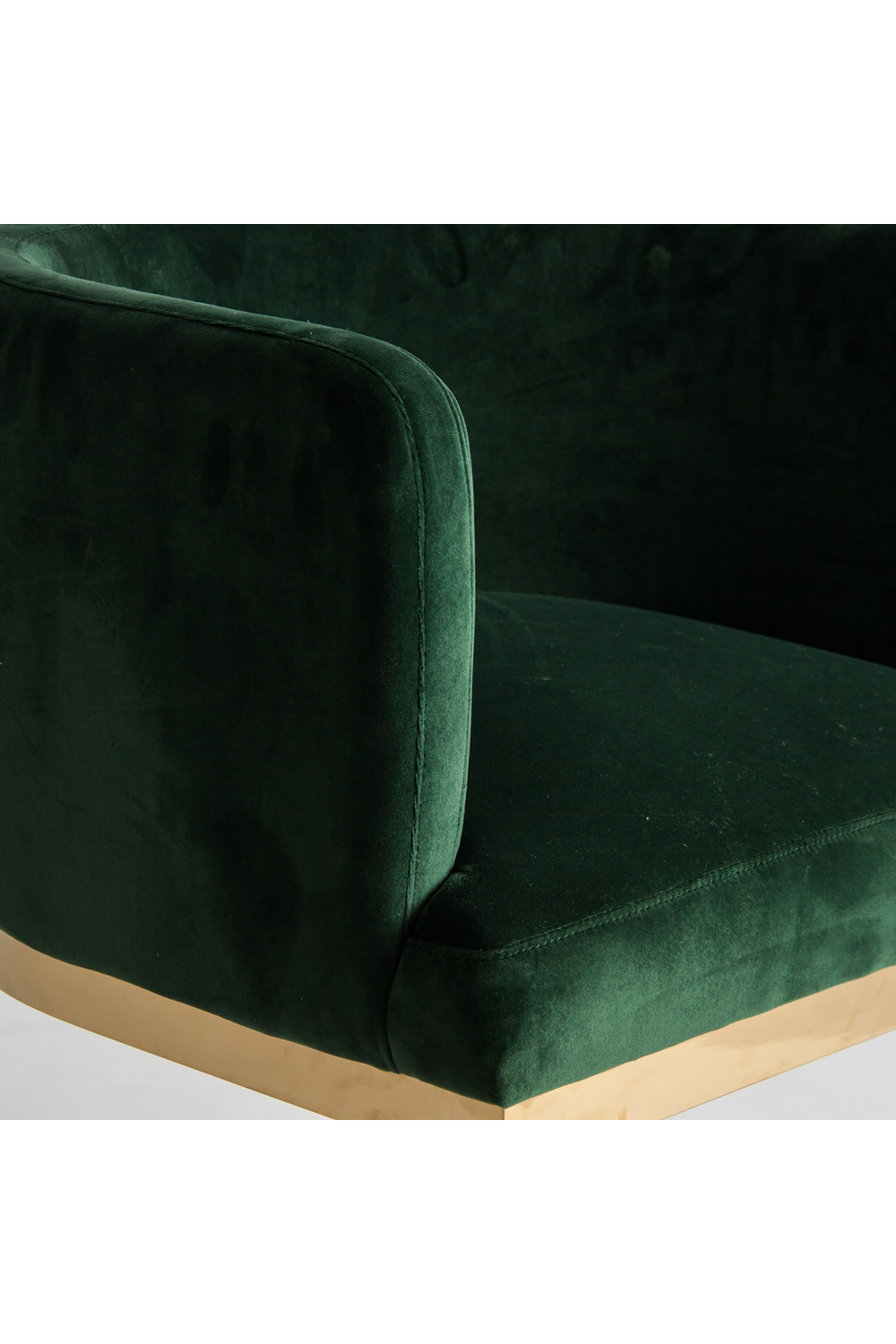 Green Velvet Cantilevered Accent Chair | Vical Home Betliar | Oroatrade.com