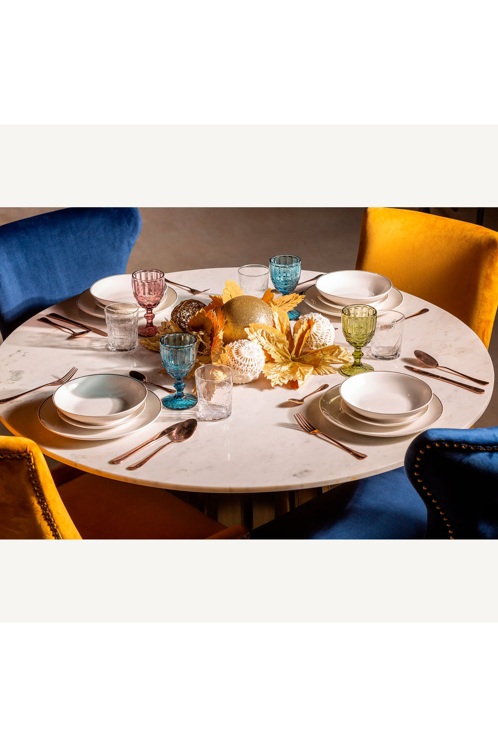 Gold Embossed White Dinnerware (18) | Vical Home Greg | Oroa.com