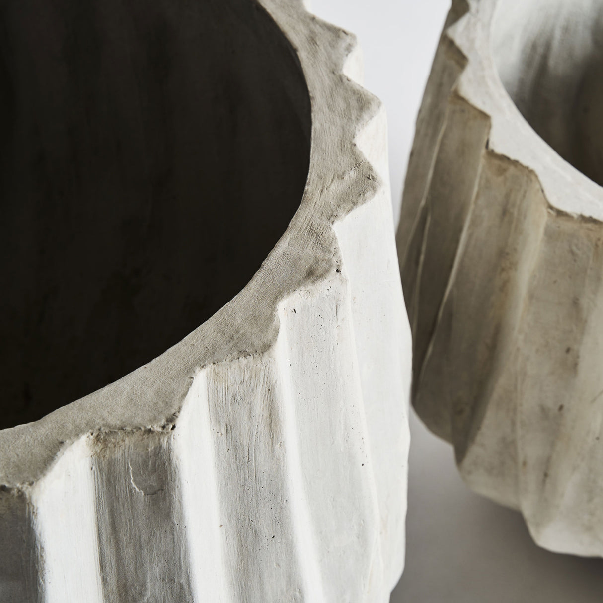   White Ceramic Plant Pots (2) | Oroa.com
