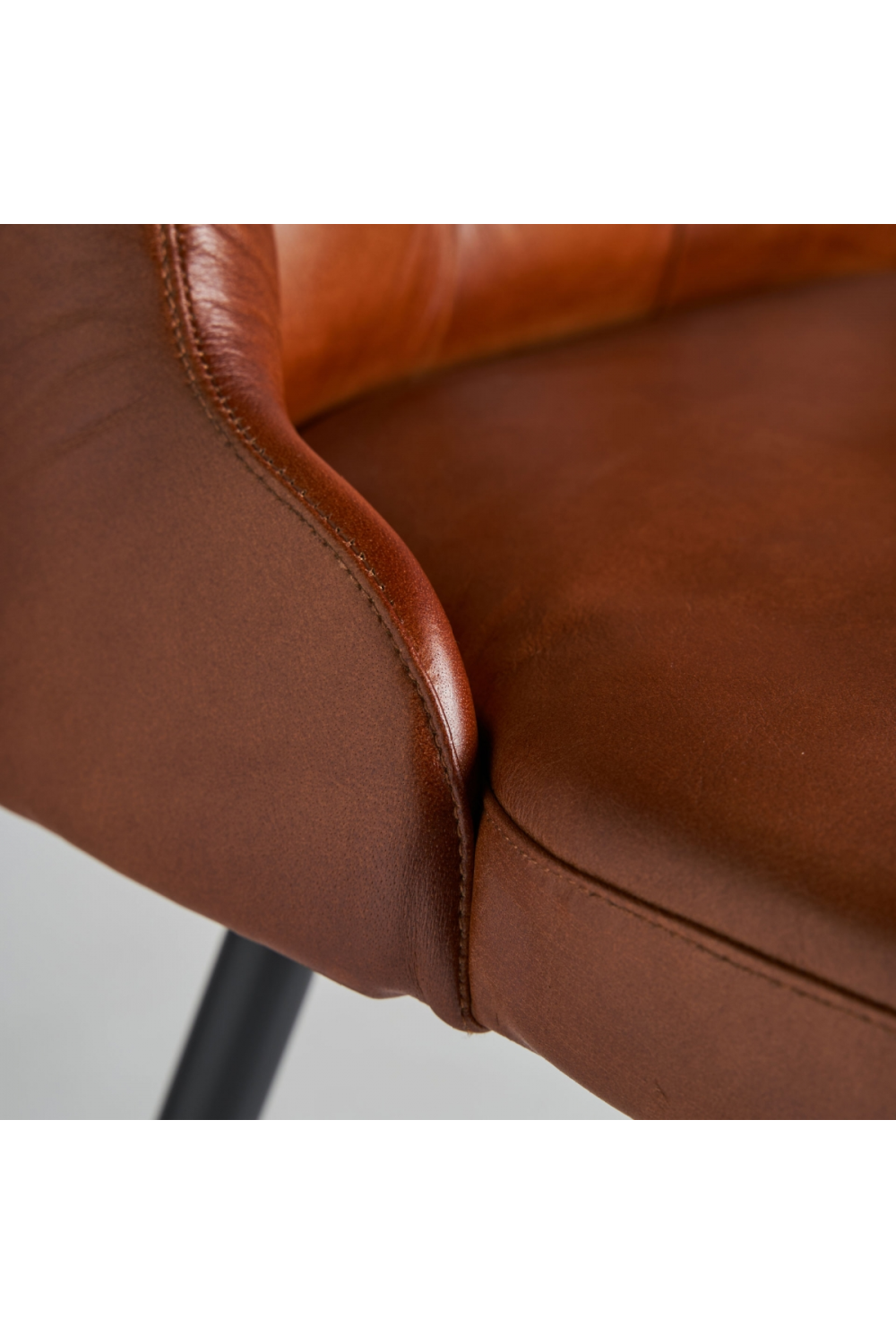 Brown Leather Tufted Accent Chair | Vical Home Dexter | Oroatrade.com