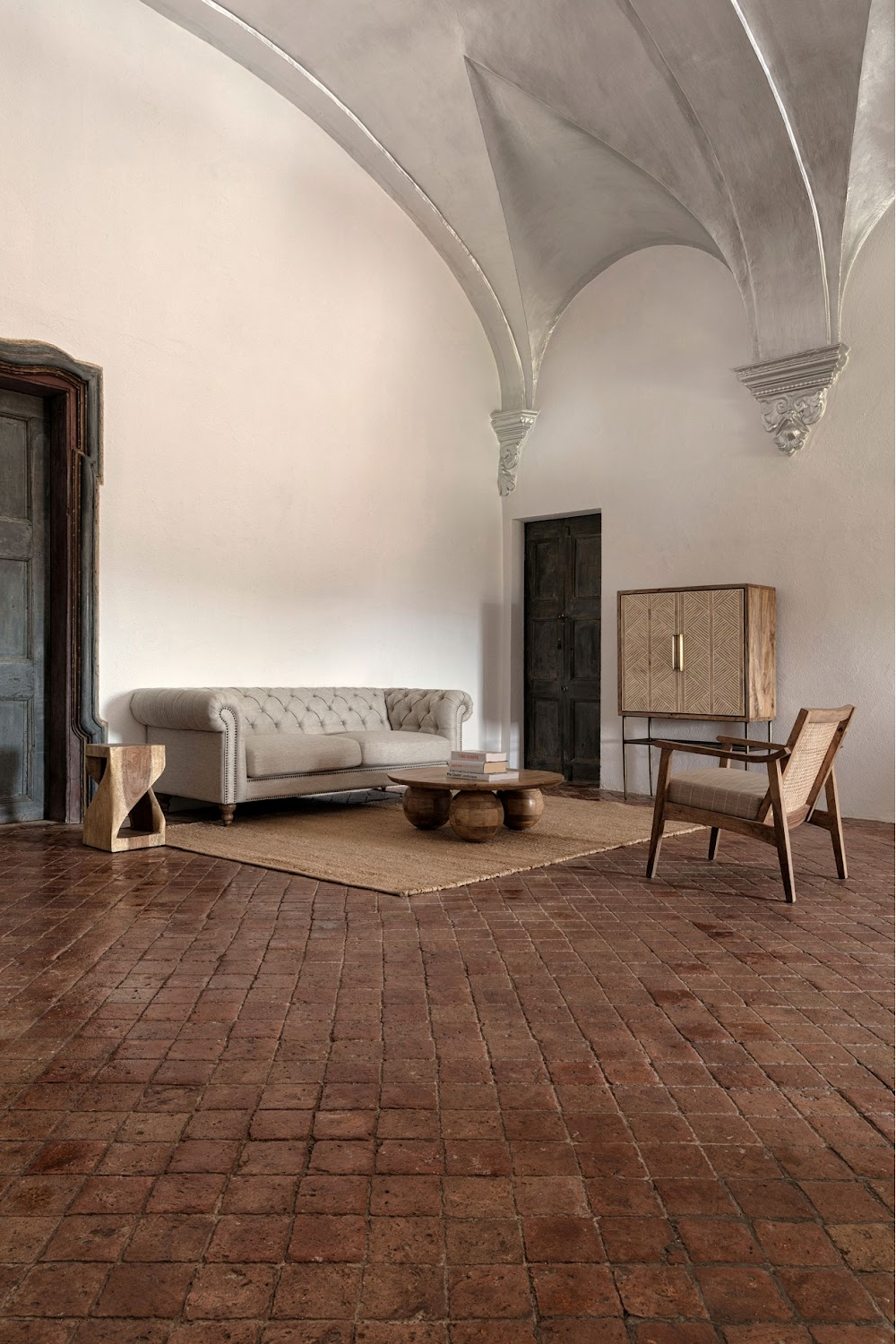 Gray Velvet Chesterfield Sofa | Vical Home Blamont | Oroa.com