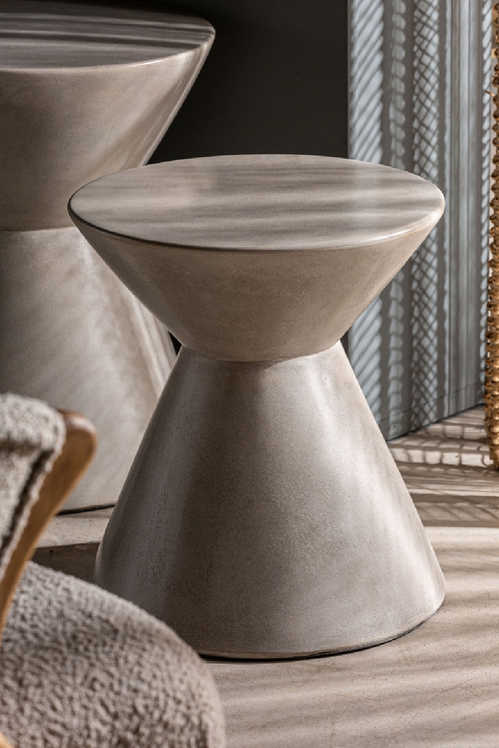 Cement Cone-Shaped Side Table | Vical Home Telfs | Oroa.com