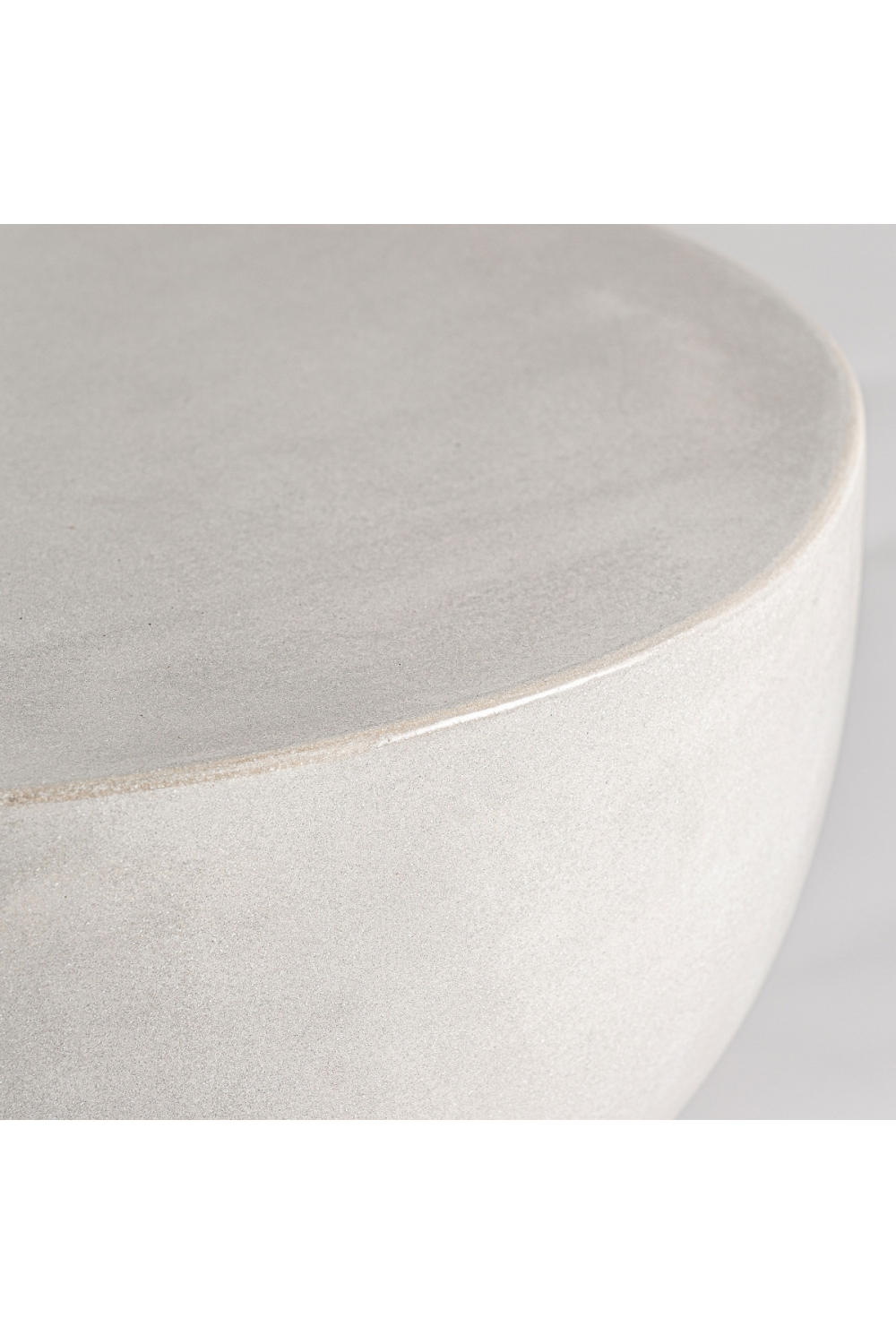 Cement Bowl-Shaped Side Table | Vical Home Telfs | Oroa.com