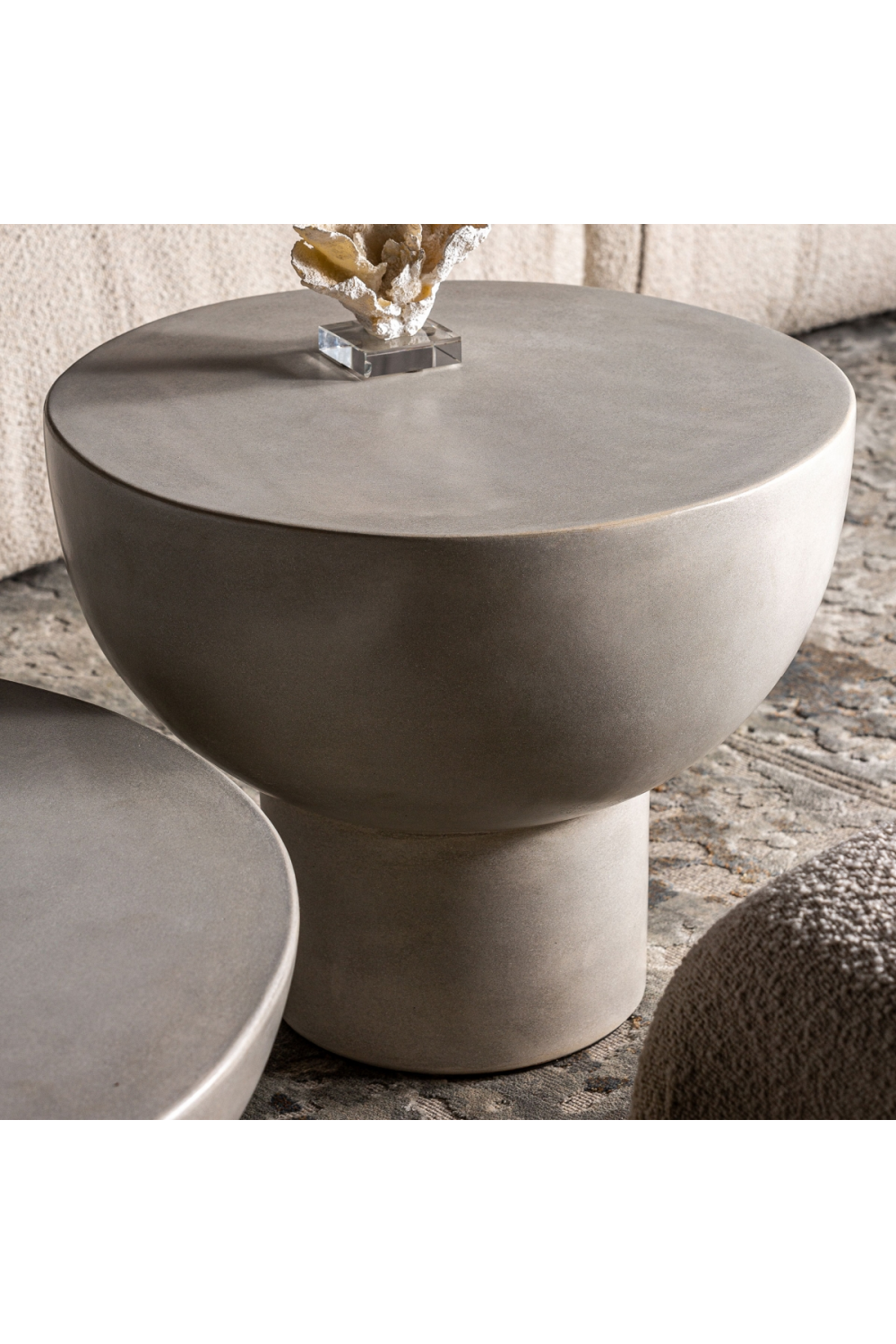 Cement Bowl-Shaped Side Table | Vical Home Telfs | Oroa.com