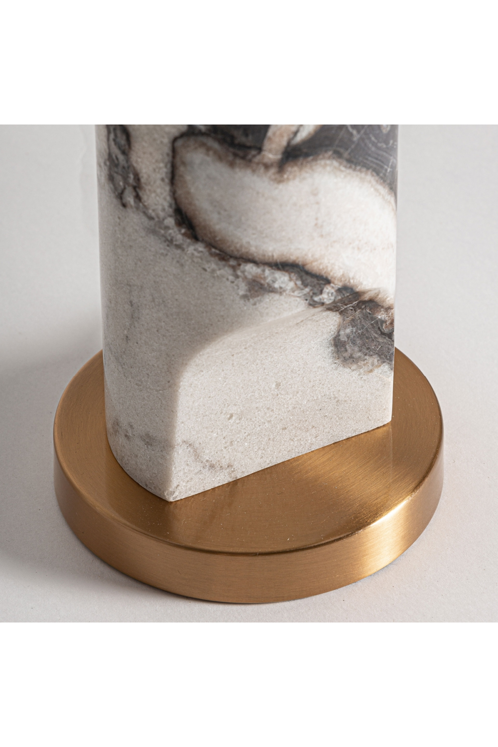   White Shade Table Lamp | Oroa.com