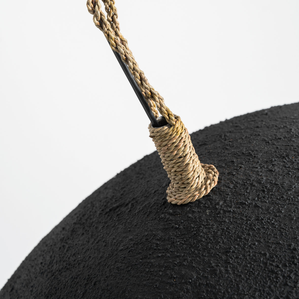   Black Rounded Pendant Lamp | Oroa.com