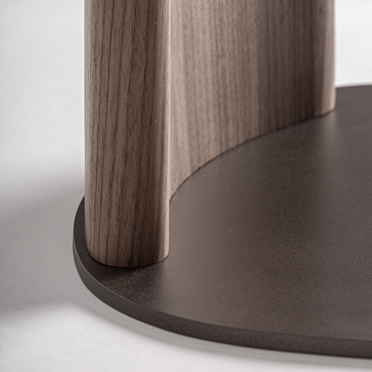   White Marble Round Side Table | Oroa.com