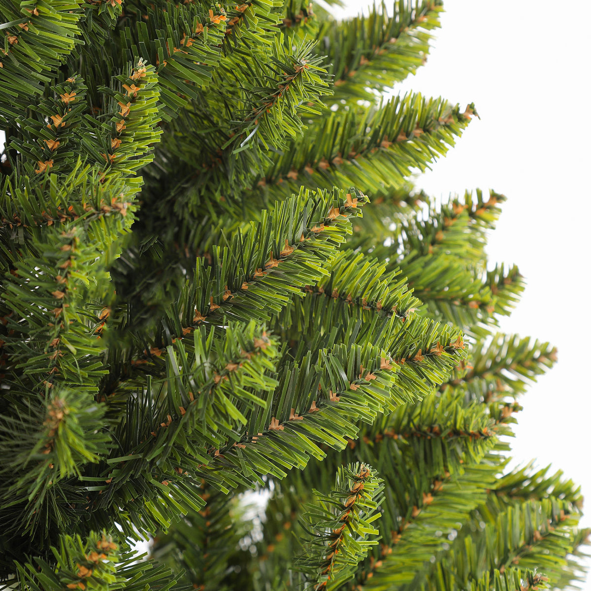 108" Artificial Christmas Tree | OROA
