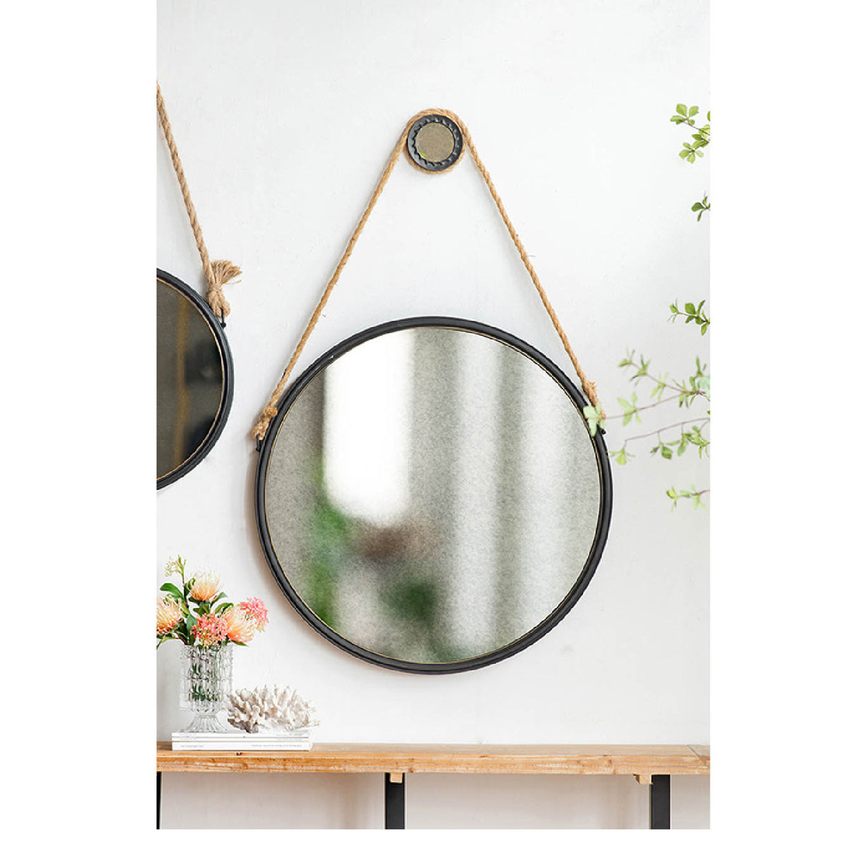On-trend Hanging Round Mirror | OROA