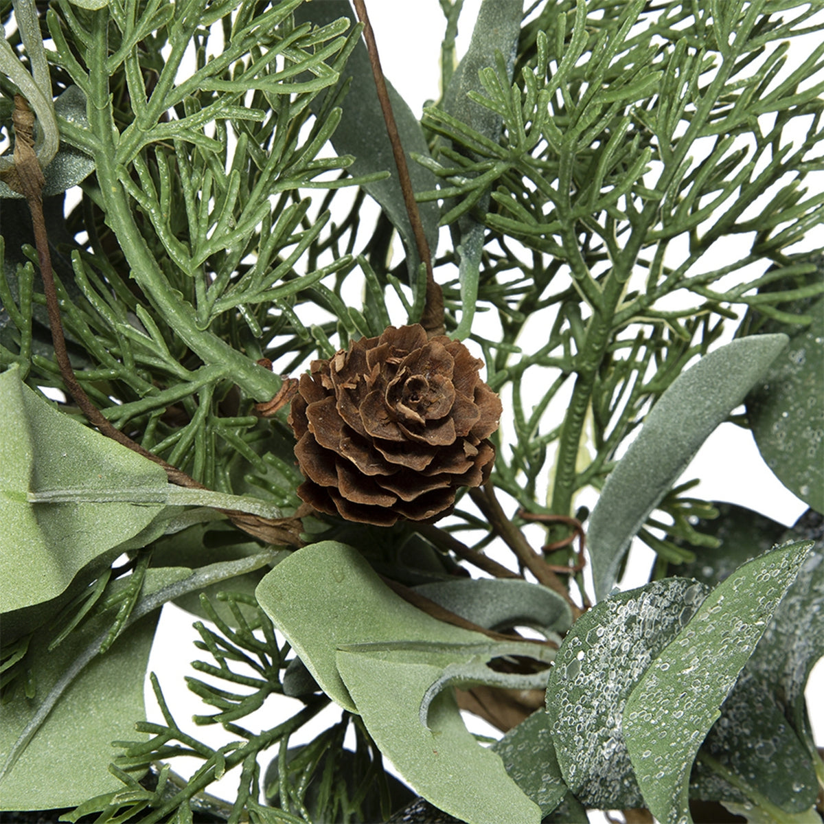 Green Christmas Foliage/Cedar Wreath | OROA