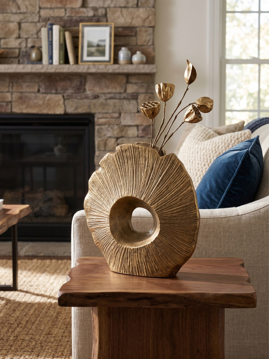 Gold Leaf-Inspired Aluminum Vase | OROA