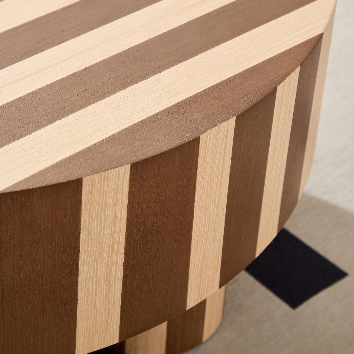 Natural Round Wood Coffee Table | OROA