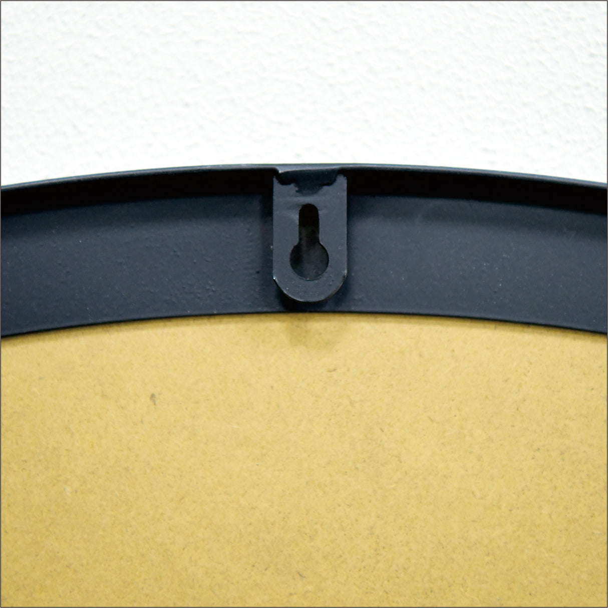 Versatile Round Wall-Mounted Mirror | OROA