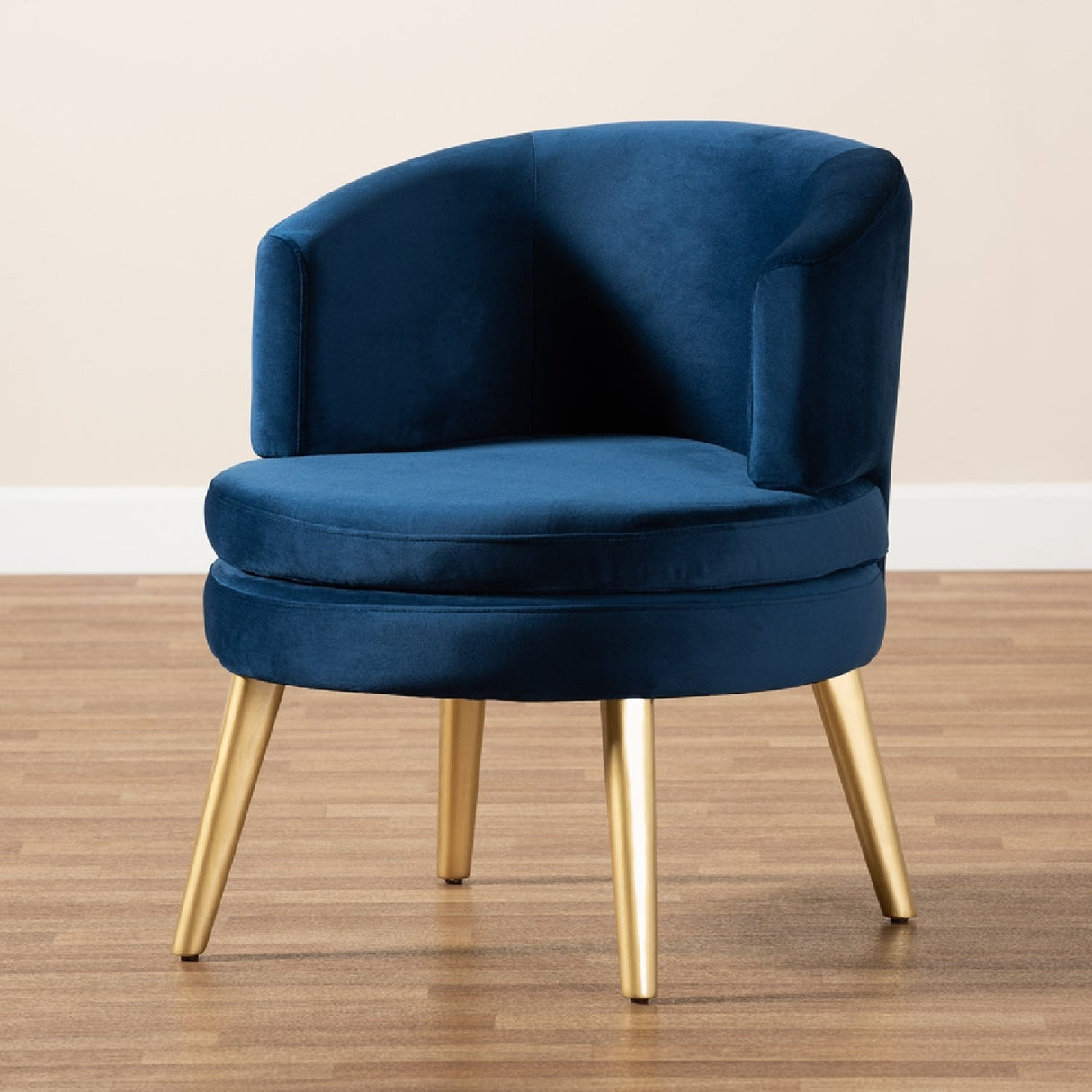 Round Velvet Accent Chair | Bali Loom Baptiste | Oroa.com