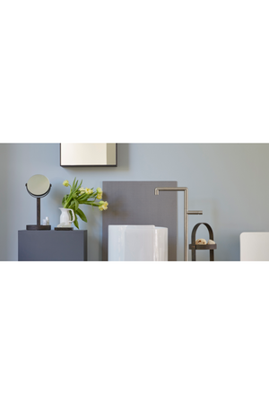 Oak Double Face Mirror with Storage Tray | Wireworks Close-up | Oroa.com