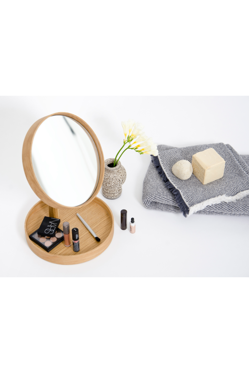 Oak Magnifying Vanity Mirror with Storage Tray | Wireworks Look | Oroa.com