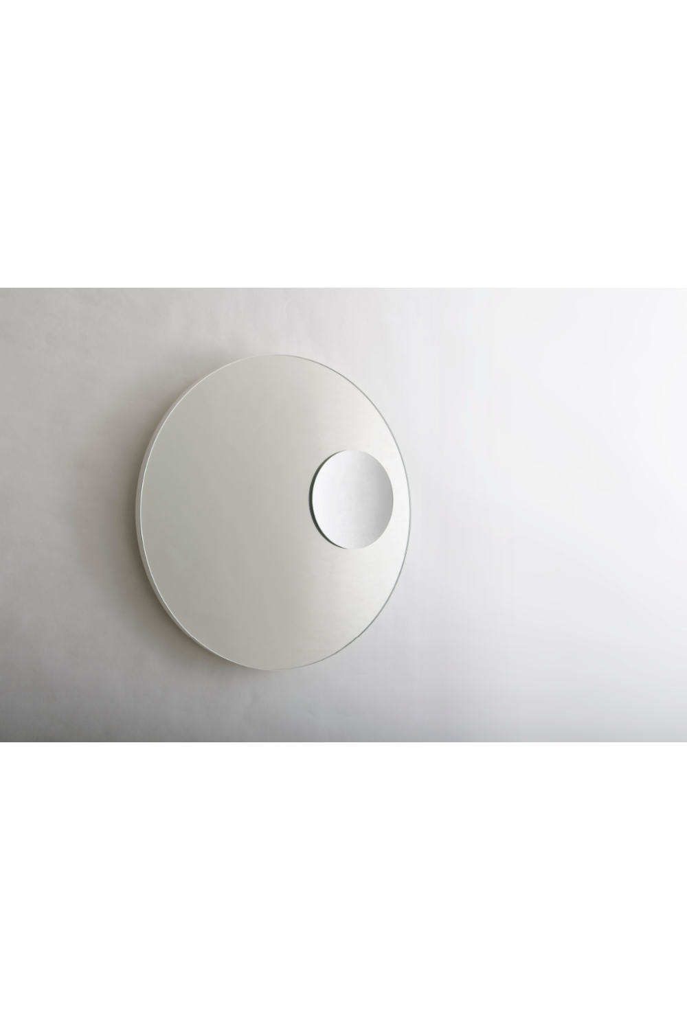 Rotating Round Wall Mirror with Fixed Magnifier | Wireworks Neutrino | Oroa.com