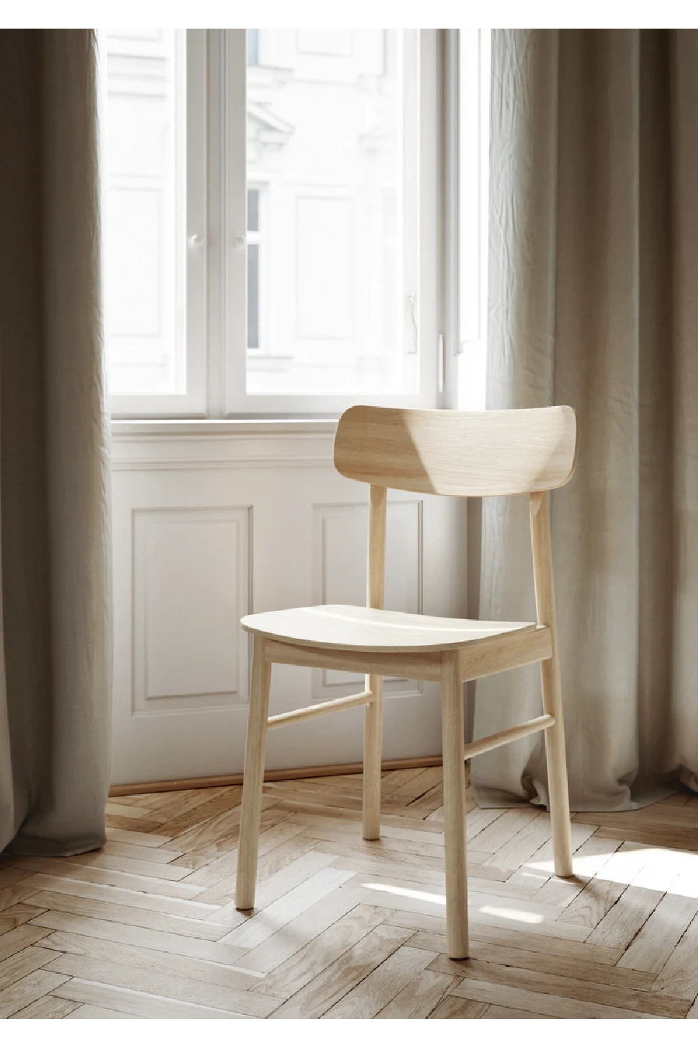 Modern Scandinavian Dining Chair | WOUD Soma | OROA.com