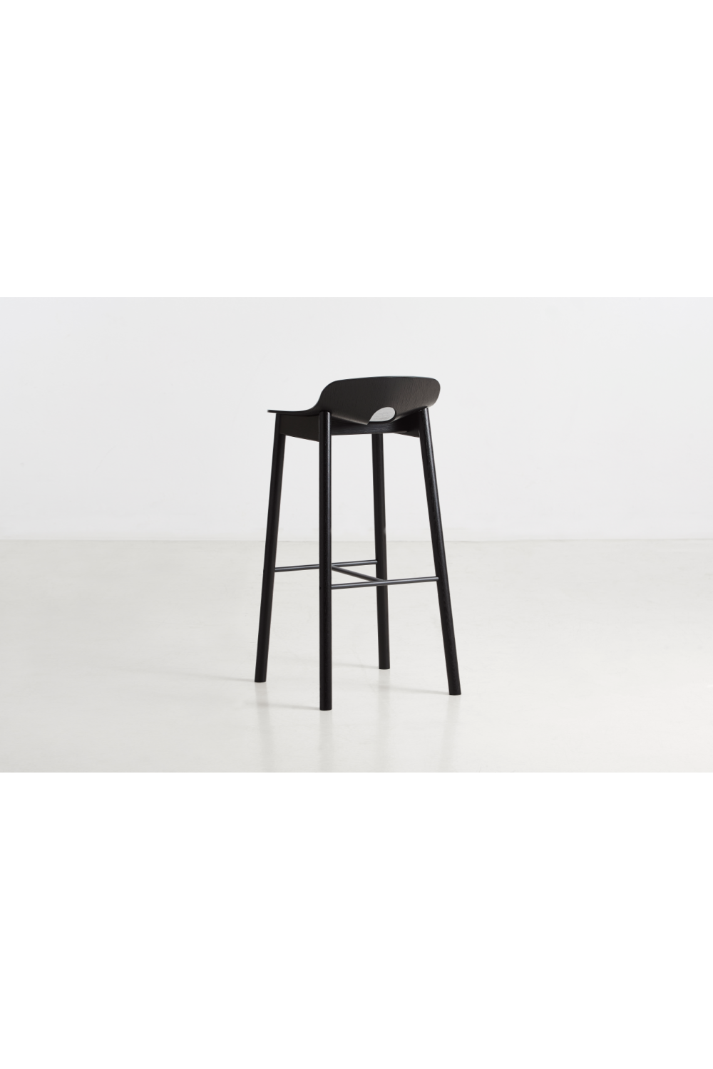 Classic Oak Bar Stool | WOUD Mono | OROA.com