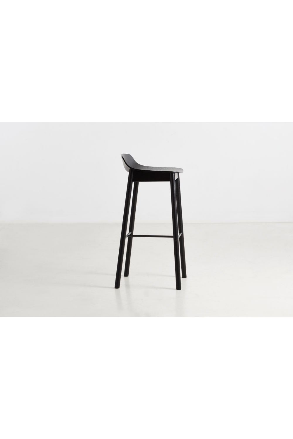 Classic Oak Bar Stool | WOUD Mono | OROA.com