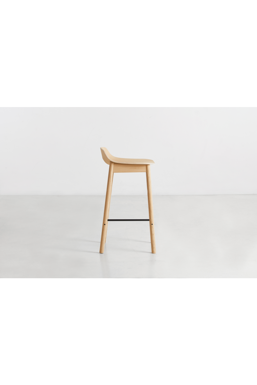 Classic Oak Counter Stool | WOUD Mono | OROA.com