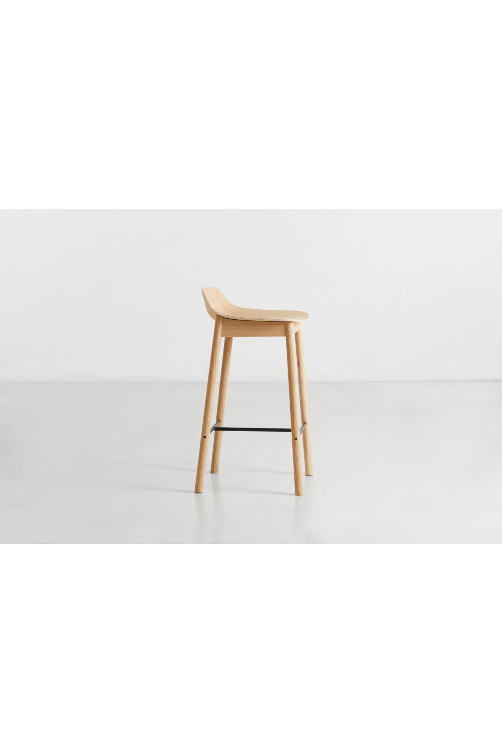 Classic Oak Counter Stool | WOUD Mono | OROA.com